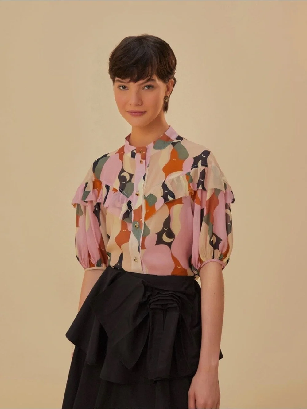 Farm Rio The Kiss Short Sleeve Ruffle Front Puff Sleeve Blouse- XL